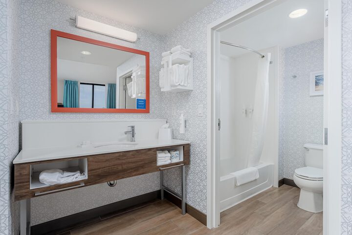 Hampton Inn & Suites Orange Beach / Gulf Front