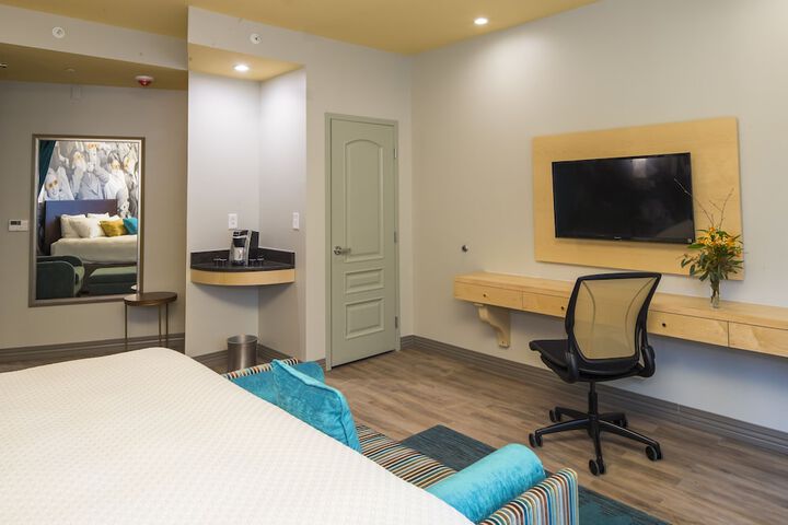 Room 16 of 48