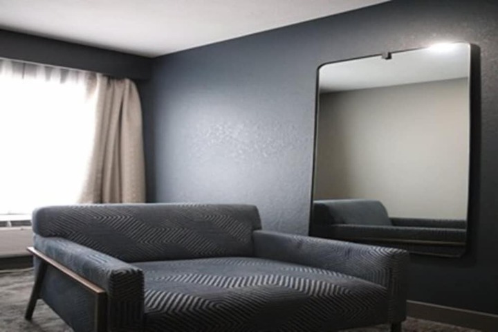 Room 28 of 61