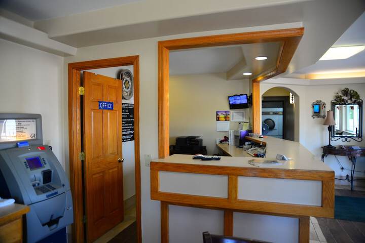 Hotel Interior 4 of 35