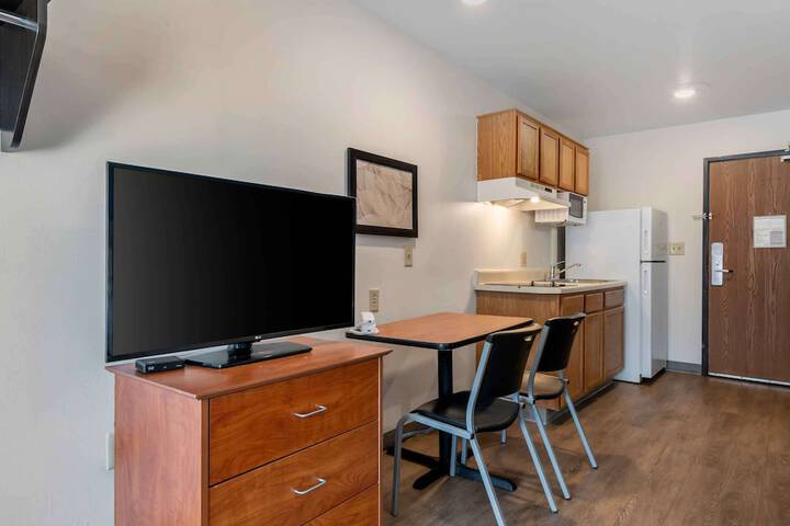 Extended Stay America Select Suites - Orlando - East