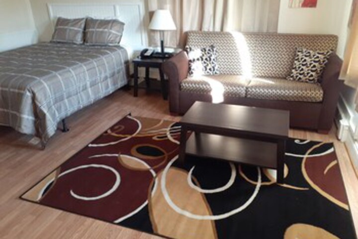 Town Line Motel