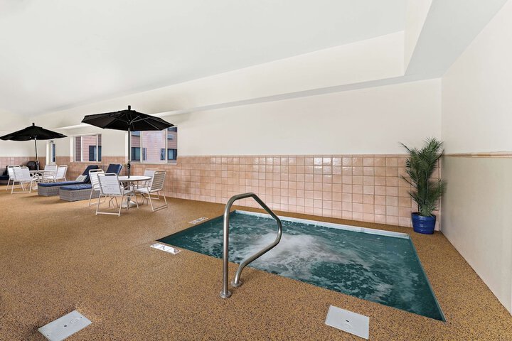 Pool 5 of 38