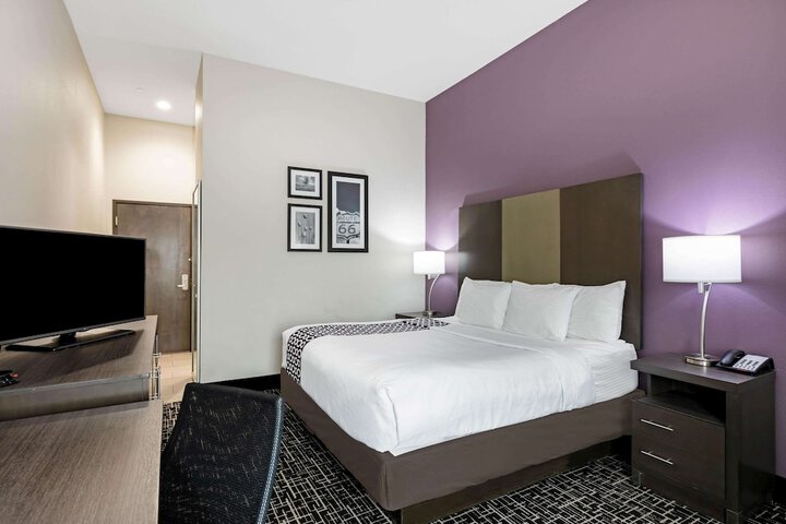 Room 18 of 42