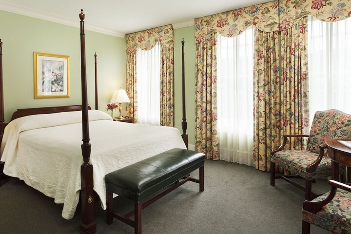 Room 17 of 25