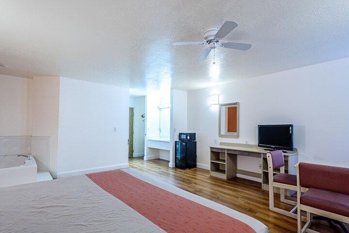 Room 16 of 51