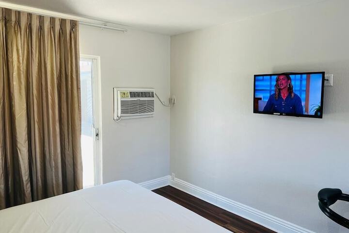 Room 12 of 13