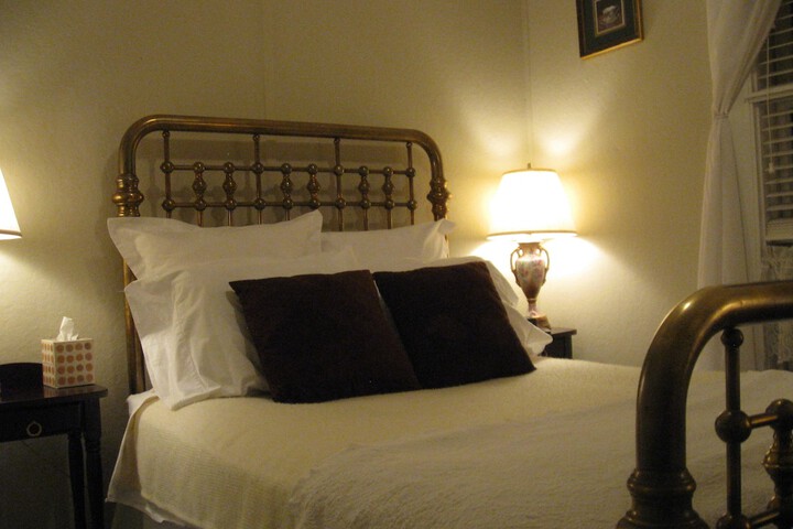 Room 11 of 16