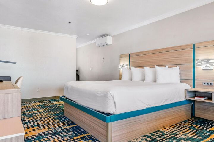 Room 20 of 64
