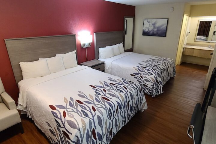Red Roof Inn & Suites Cornelius – Lake Norman