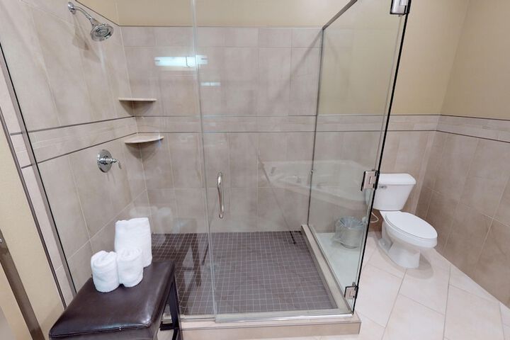 ClubHouse Hotel & Suites - Fargo
