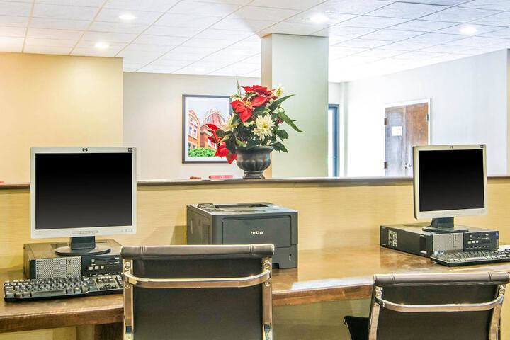 Business Center 25 of 25
