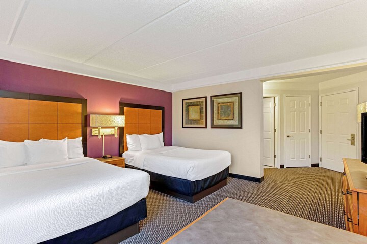 Room 40 of 53