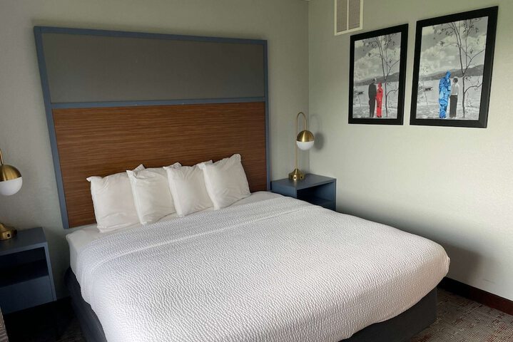 Room 28 of 70