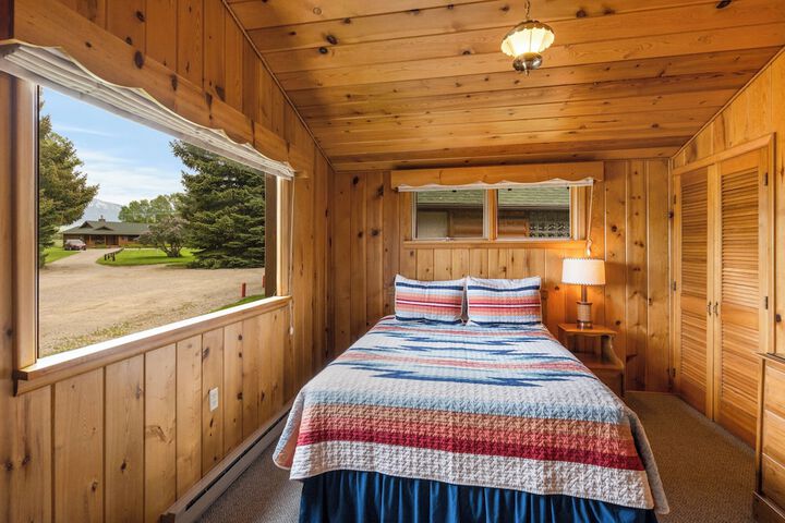 El Western Cabins & Lodges