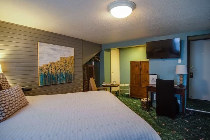 Room 43 of 144