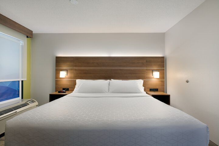 Room 41 of 64