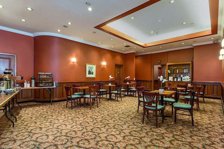 Hotel Interior 4 of 14