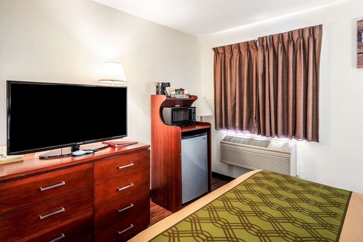 Room 40 of 100