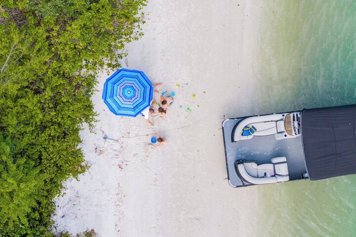 Naples Bay Resort & Marina