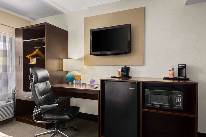 Room 22 of 33