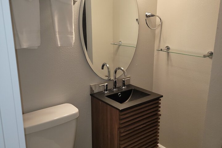 Room 33 of 52