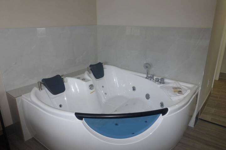 Hot Tub 26 of 26
