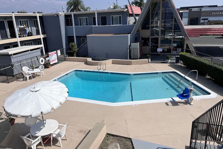 Pool 4 of 26