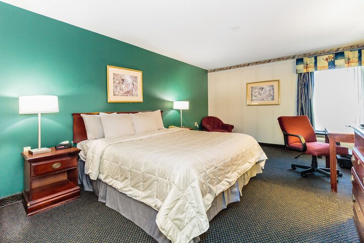 Room 10 of 43