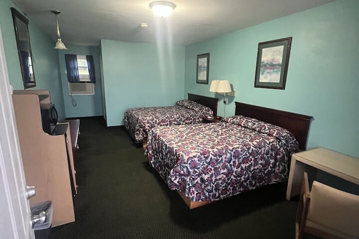 Room 10 of 30
