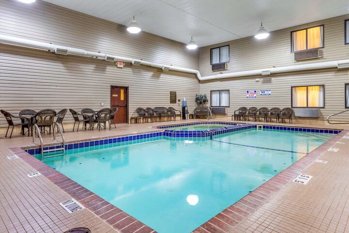 Pool 4 of 47