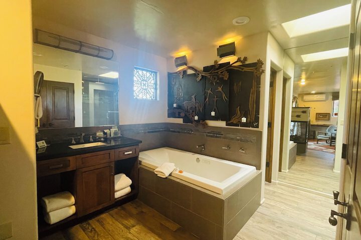 Room 105 of 285