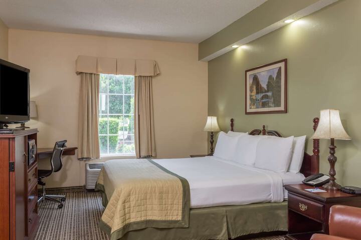 Room 16 of 29