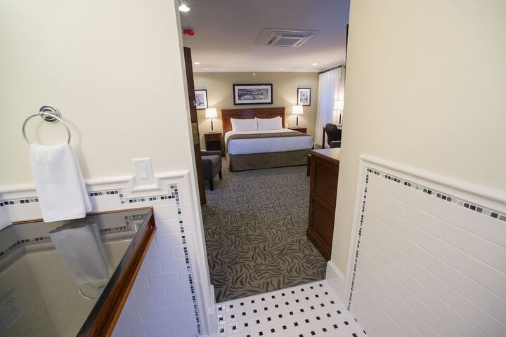 Hume Hotel & Spa