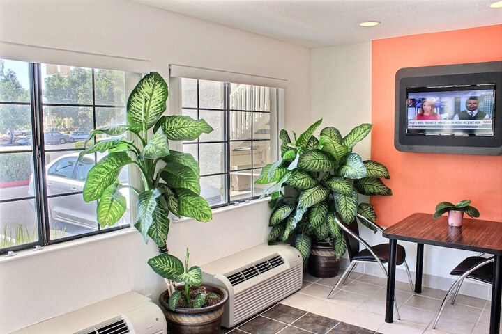 MOTEL 6 PASO ROBLES