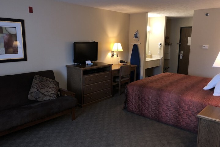 Room 27 of 35