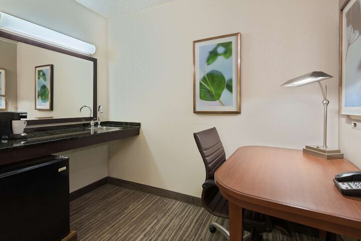 Room 20 of 28