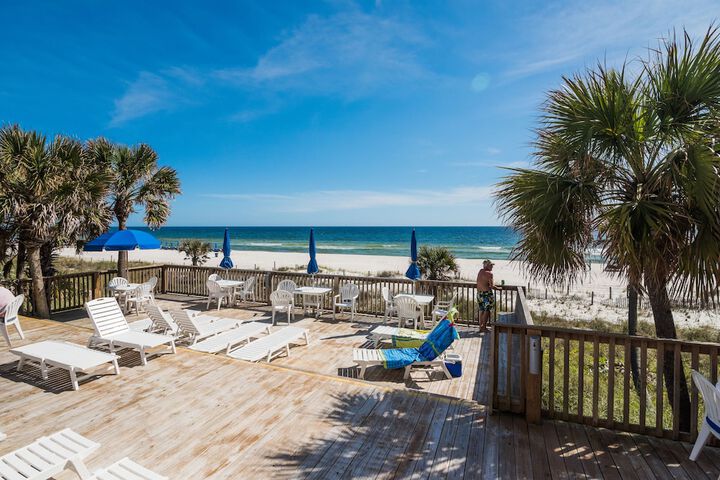 Sundeck 100 of 114