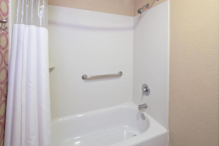 Room 9 of 23