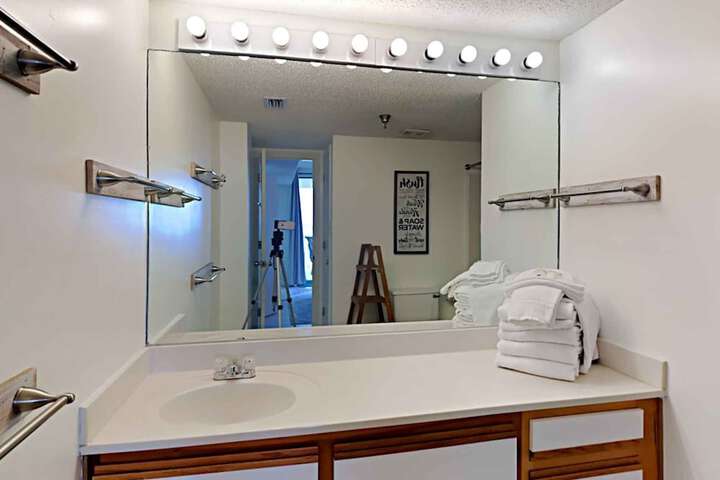 Room 18 of 27