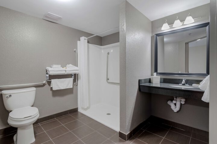 Room 34 of 46