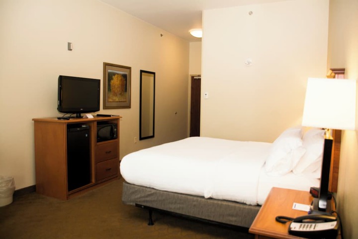 Room 16 of 38