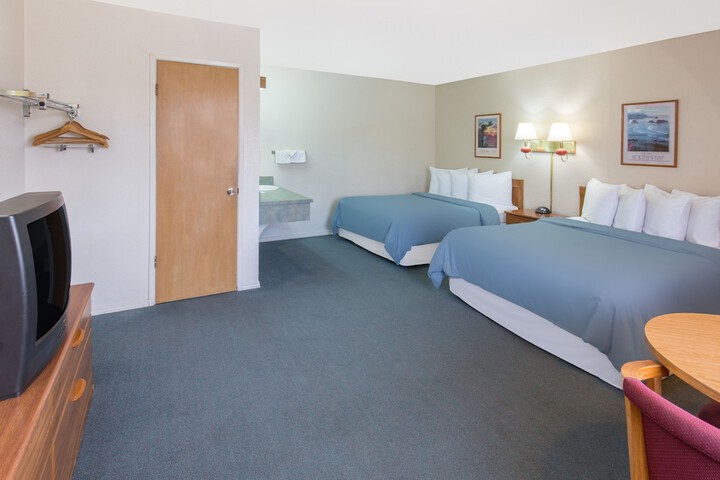 Room 5 of 12