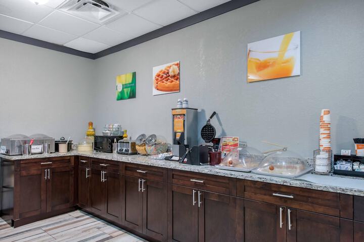 Quality Inn & Suites Brooksville I-75 / Dade City