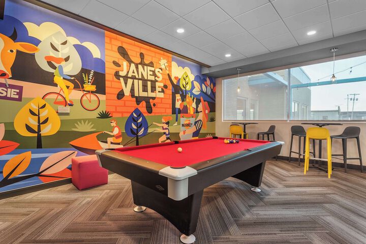 Tru by Hilton Janesville