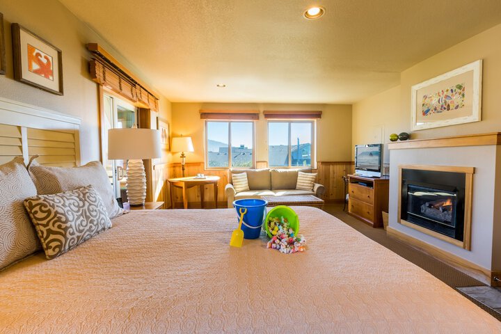 Room 65 of 77