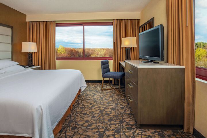 Room 32 of 60