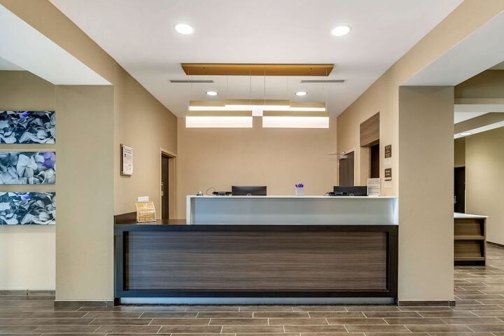 Hotel Interior 6 of 35