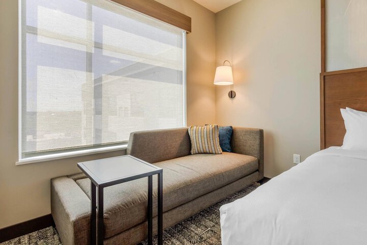 Cambria Hotel Davenport Quad Cities