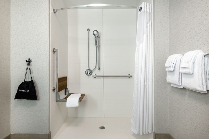 Holiday Inn Express Queensbury - Lake George Area by IHG